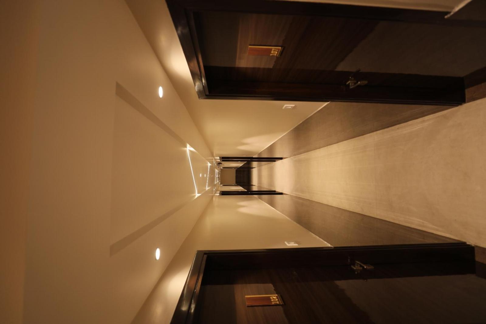 Hotel Maya Crystal Juhi Bari Dış mekan fotoğraf
